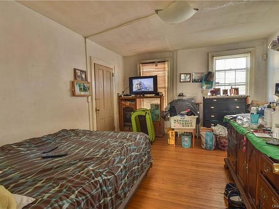 4th image of 287 1st St