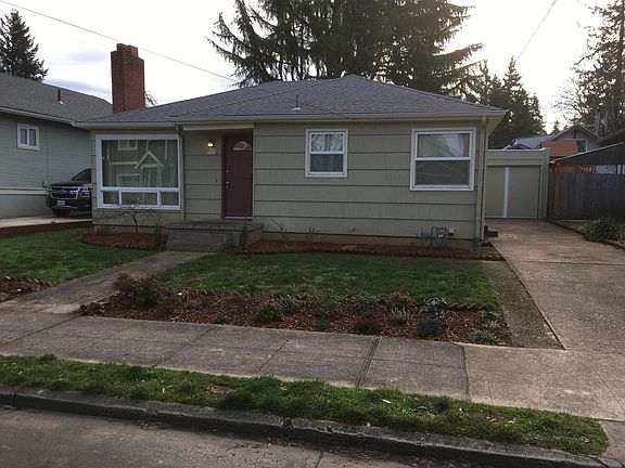exterior garage, driveway view
