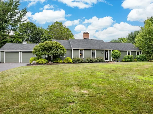 5 Buggywhip Trl, Honeoye Falls, NY 14472