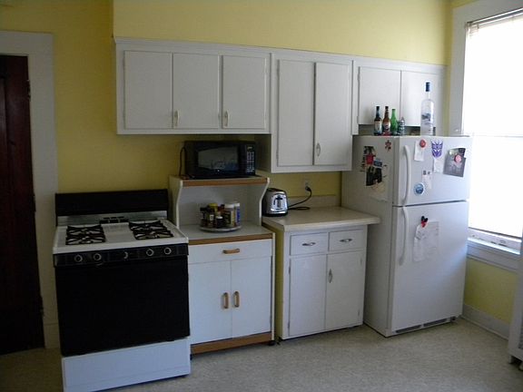 4th image of 1295 Alta Vista St