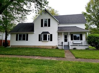 561 W Beaver St, Saint Anne, IL 60964