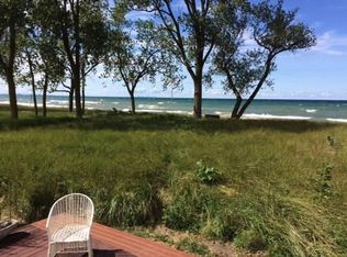 8333 Lake Shore Dr, Gary, IN 46403