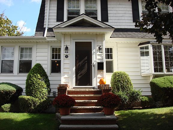 3rd image of 55 Sommers Ln