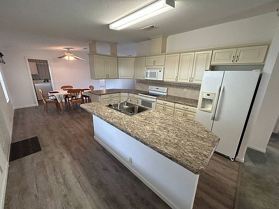 4th image of 150 Deer Run Lake Dr