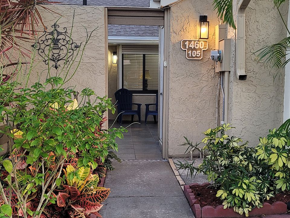 Private garden entry way