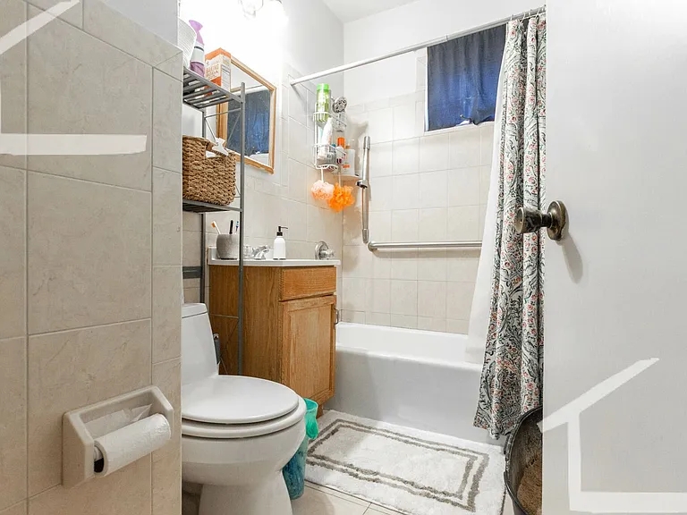 548 Washington St #1 — Photo 3