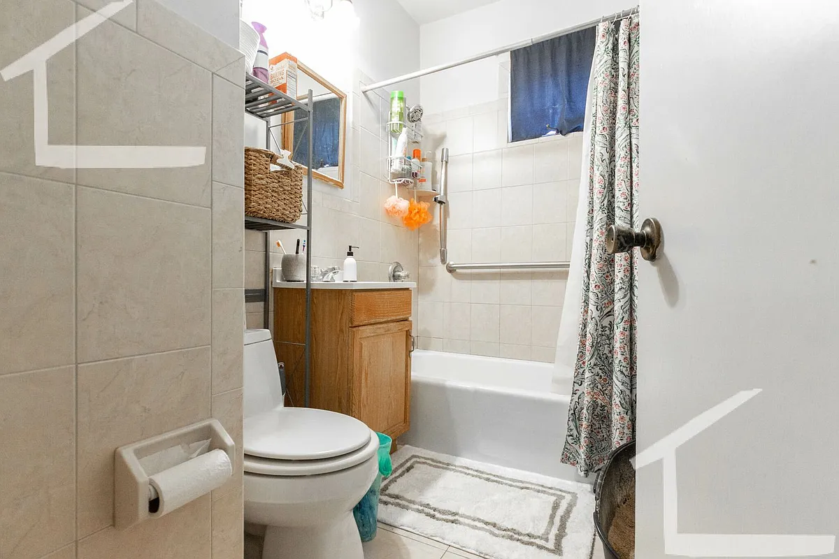 Building Photo - 549 Washington St #1