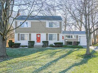 16 Pine Ave, Barrington, RI 02806