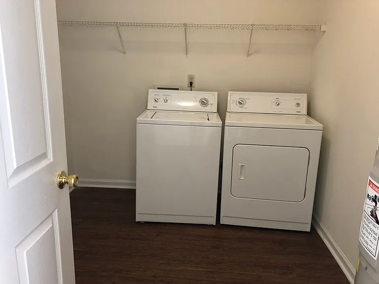 107 Hunters Run Rd — Photo 4