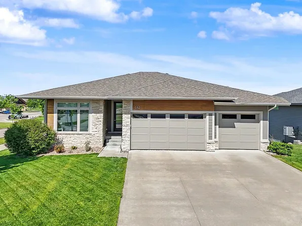 532 NE Westgate Dr, Waukee, IA 50263