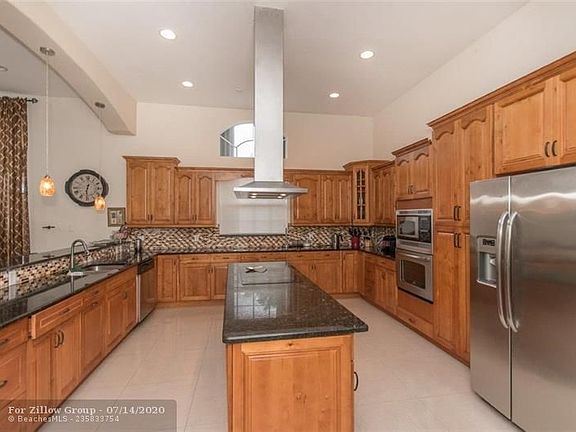 3rd image of 4900 SW 94th Ave