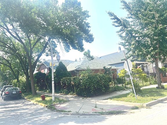 4th image of 3000 W 38th St