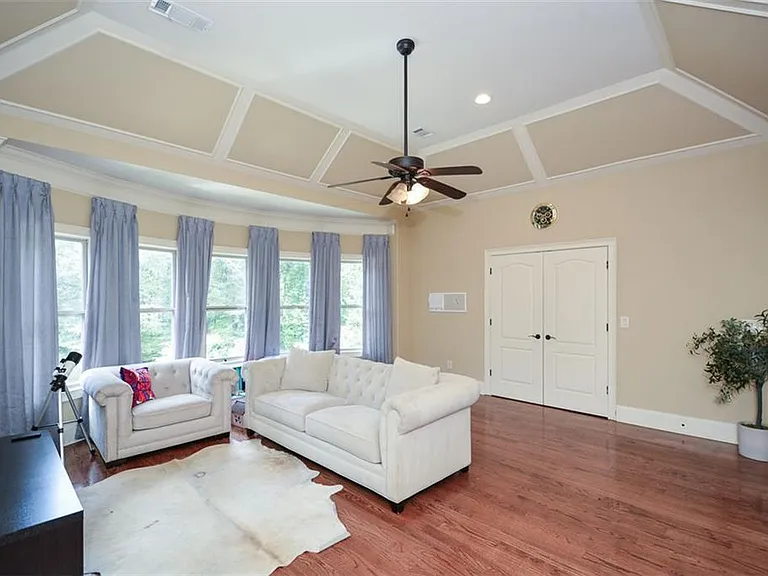 2210 Spalding Dr — Photo 26