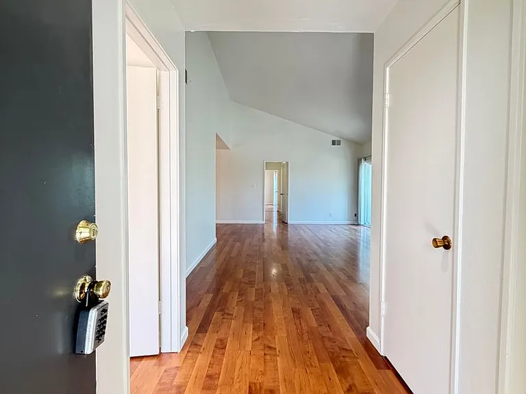 3555 Magnolia Dr — Photo 2