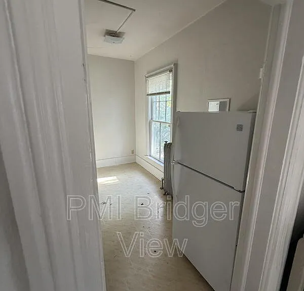210 S Black Ave #2 — Photo 5