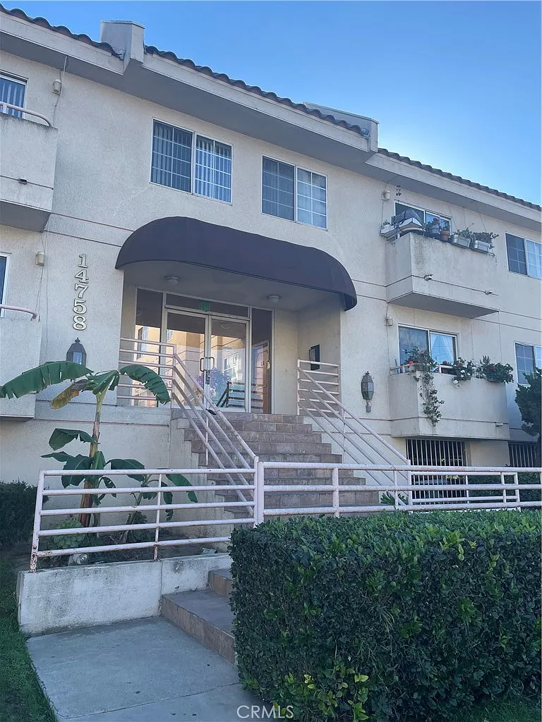 2 bed, 1020 sqft, $2,150 — Photo 1
