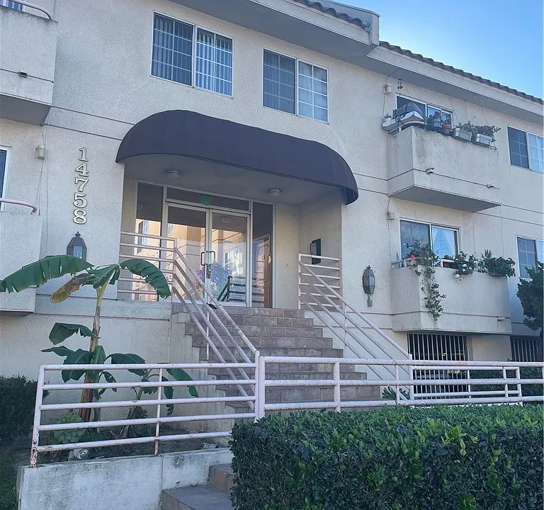 14758 Magnolia Blvd #104