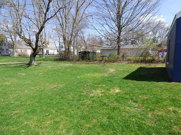 4th image of 1601 Clarendon Ave