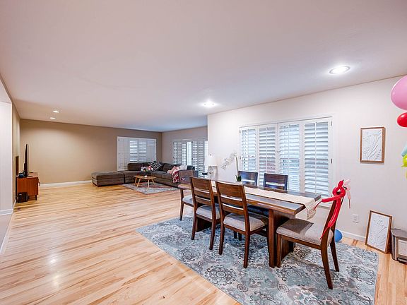3rd image of 1255 SE Sunnymead Way