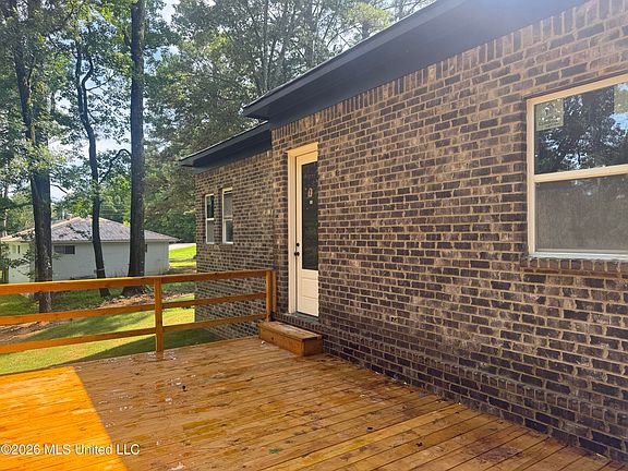 2nd image of 350 Taska Rd