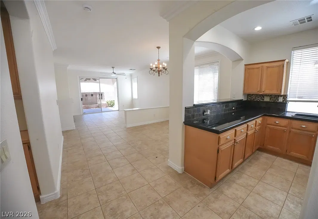 3 bed, 2.0 bath, 1485 sqft, $2,200 — Photo 3