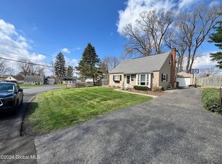 6 Perry Ave, Latham, NY 12110