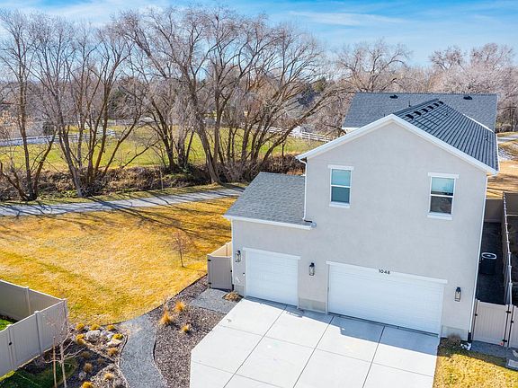 2nd image of 1048 S Old Towne Rd