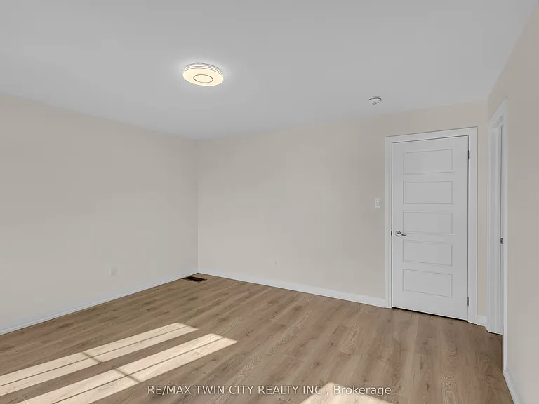 677 Park Rd N #17 — Photo 31