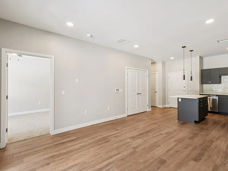 Berkshire Apartments — Photo 22