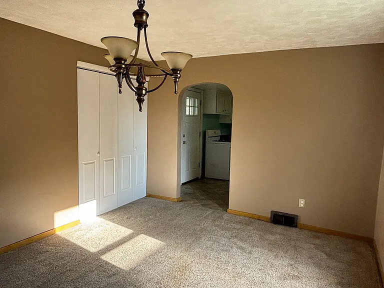 82 Connellsville St #1 — Photo 8