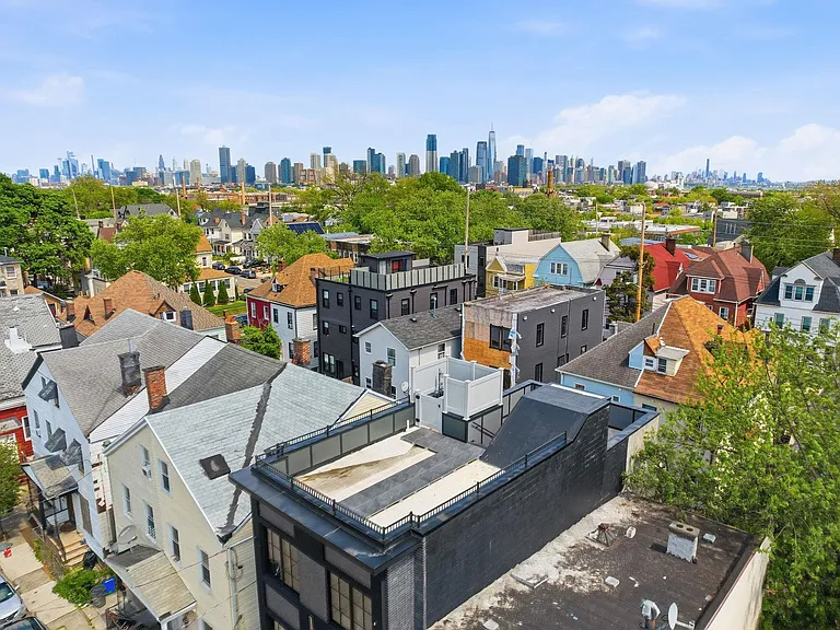 9 Minerva St #2 — Photo 31