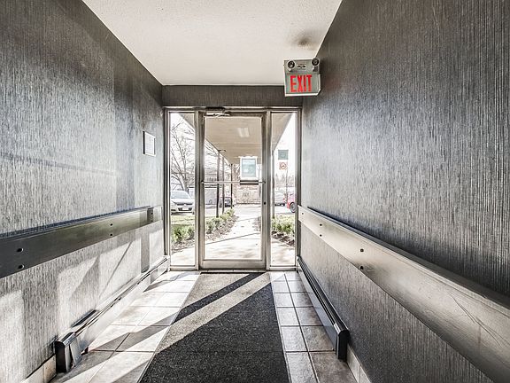 5th image of 59 Perry St #2-Bedroom