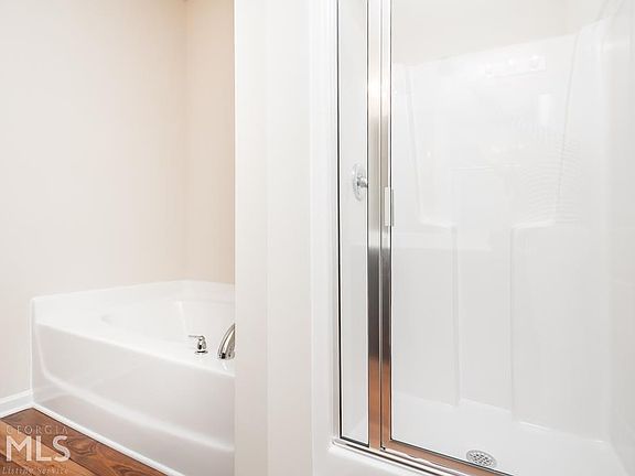 5th image of 524 Sunrise Ln #402