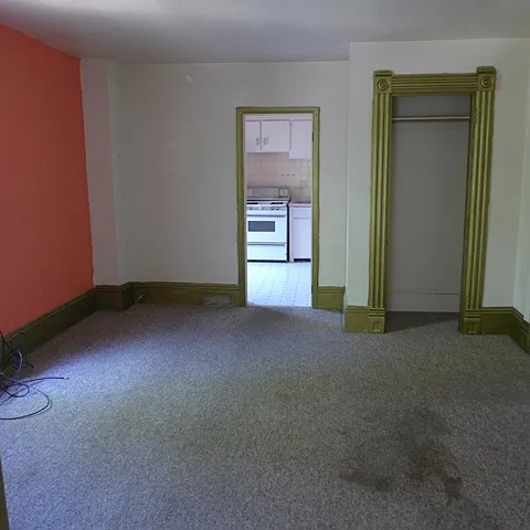 1 bed, 1.0 bath, $810 — Photo 4