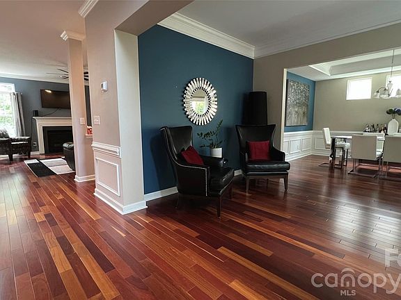 3rd image of 2413 Merryvale Way