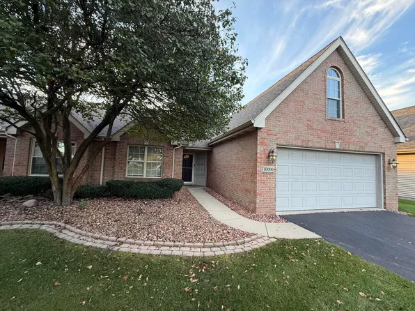 10000 Wildwood Ln, Highland, IN 46322