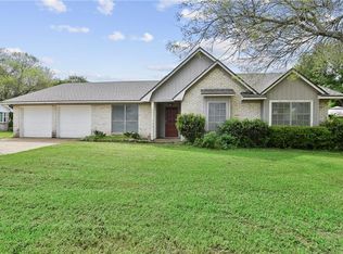 3805 Oak Hill Dr, Bryan, TX 77802