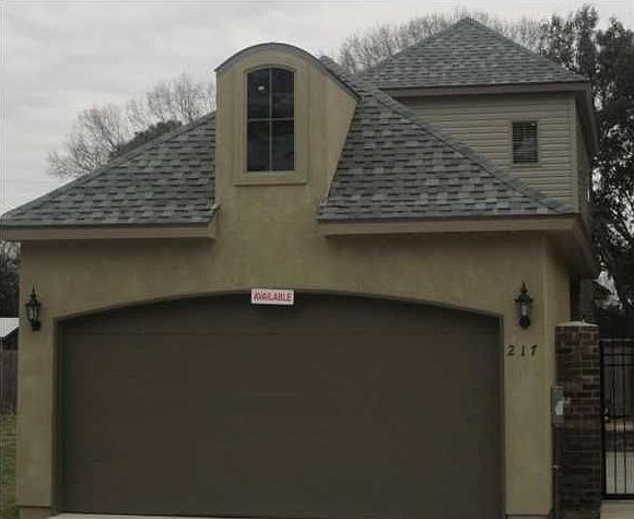 1st image of 304 Chimney Rock Blvd