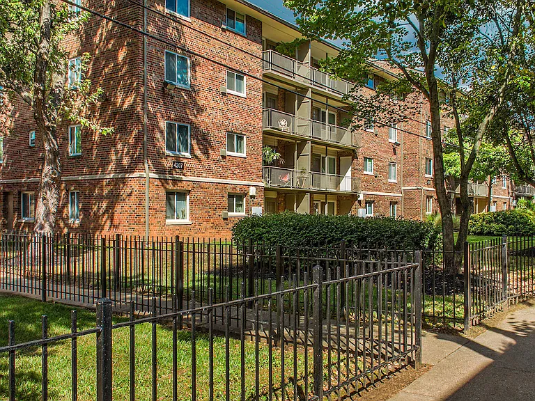 Gateway Gardens — Photo 13