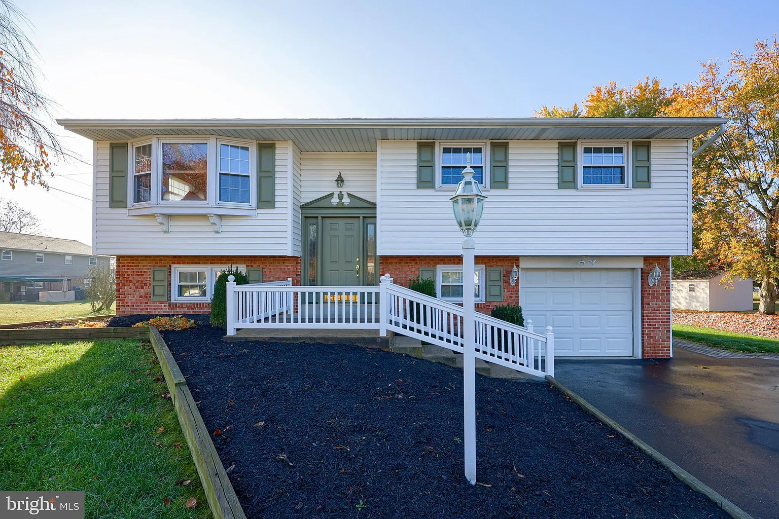 444 Holbrook Ave photo 1