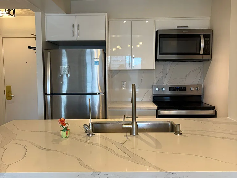 887 Bay St #1203 — Photo 2