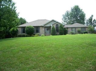 1401 N Shallow Lake Cir, Hopkinsville, KY