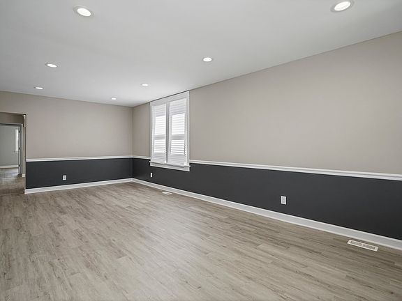 4th image of 561 Forsythe Ave