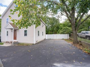17 Pleasant St, Dracut, MA 01826