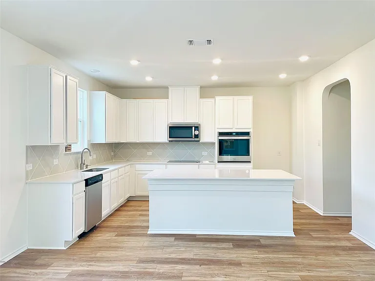 2016 Alexander Oaks Dr — Photo 3