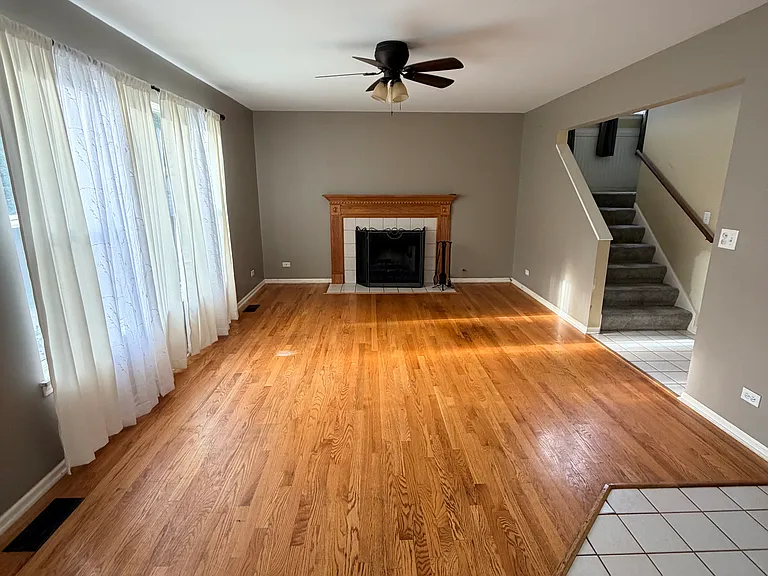 1604 Brighton Ln — Photo 3