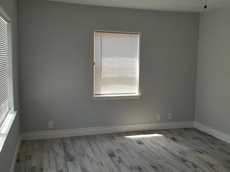 1108 N Atkinson Ave — Photo 6