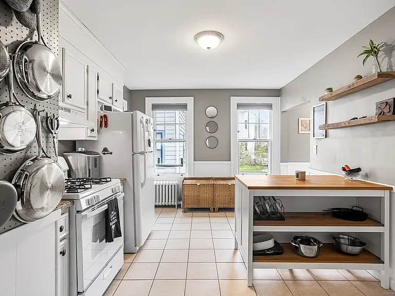 35 Argyle Ave #1 — Photo 2