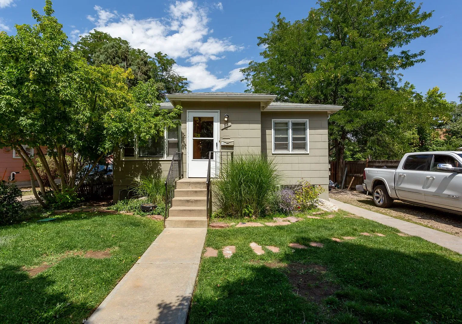 961 Grandview Ave. — Photo 1
