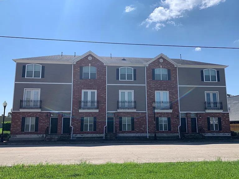 701 Trinity St — Photo 10